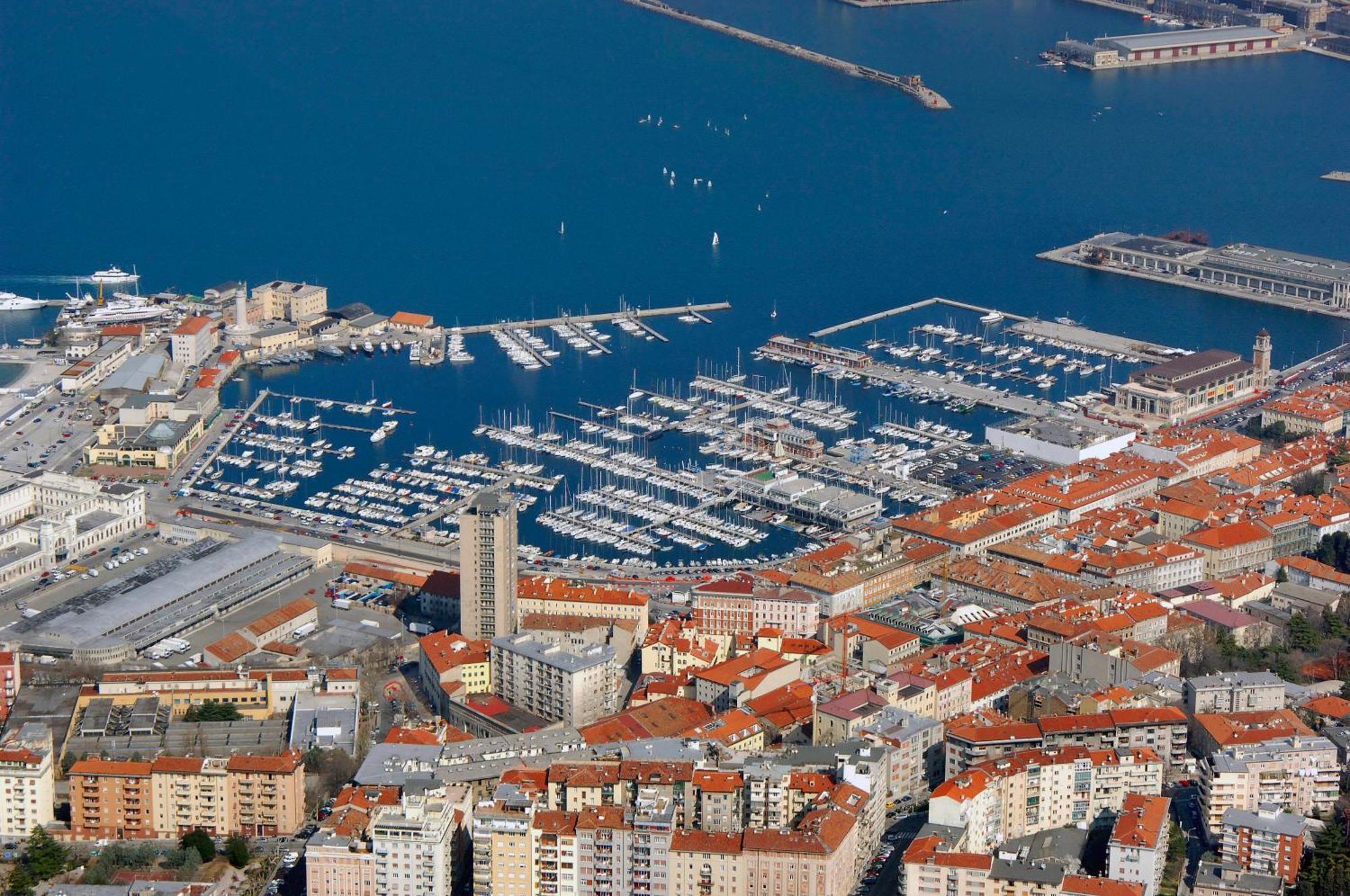 Suite Mitteleuropa Private Parking Trieste Exterior foto